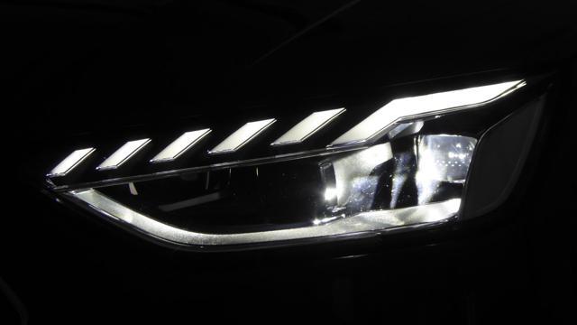 AUDI A4 Avant 40 TDI S tronic Business Advanced