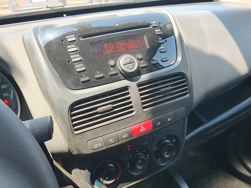 FIAT Doblò 1.6 MJ 105CV Cargo Scaffali B&M 09.2014