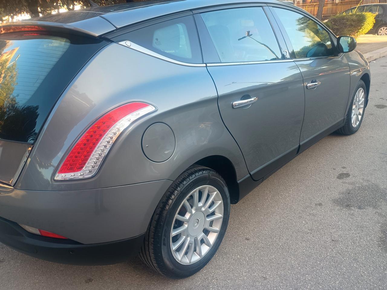 Lancia Delta 1.6 MJT DPF Argento