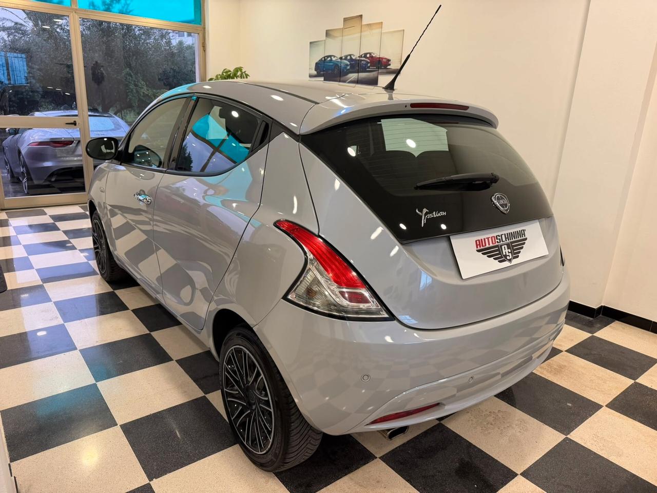 Lancia Ypsilon 1.2 69 CV 5 porte Gold