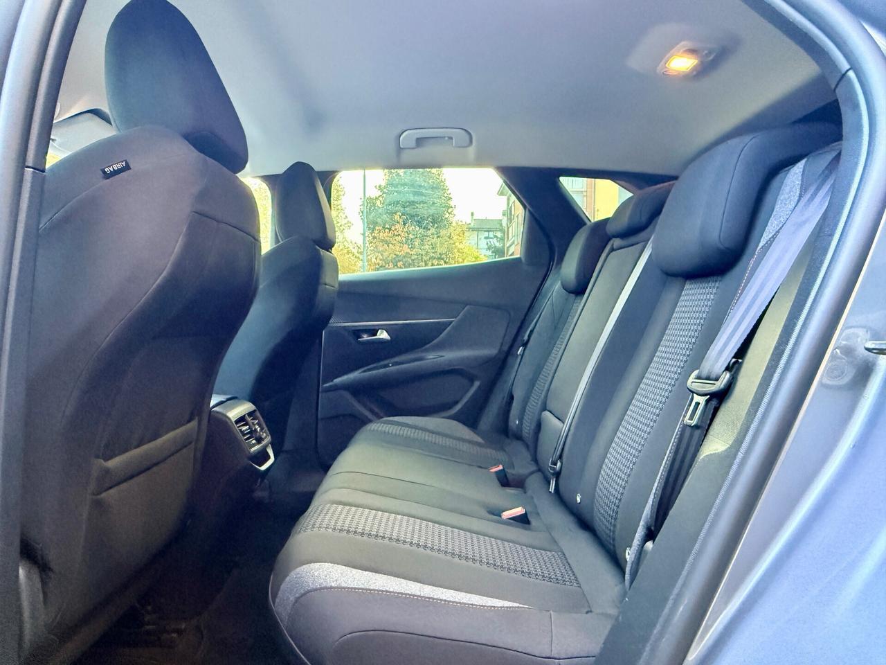 Peugeot 3008 BlueHDi 130 S&S EAT8 Active pack