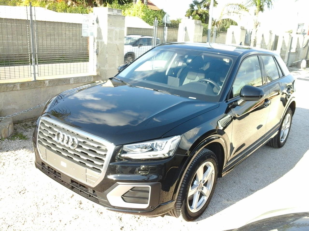 Audi Q2 2.0 TDI quattro S tronic Xeno Navy Sensori