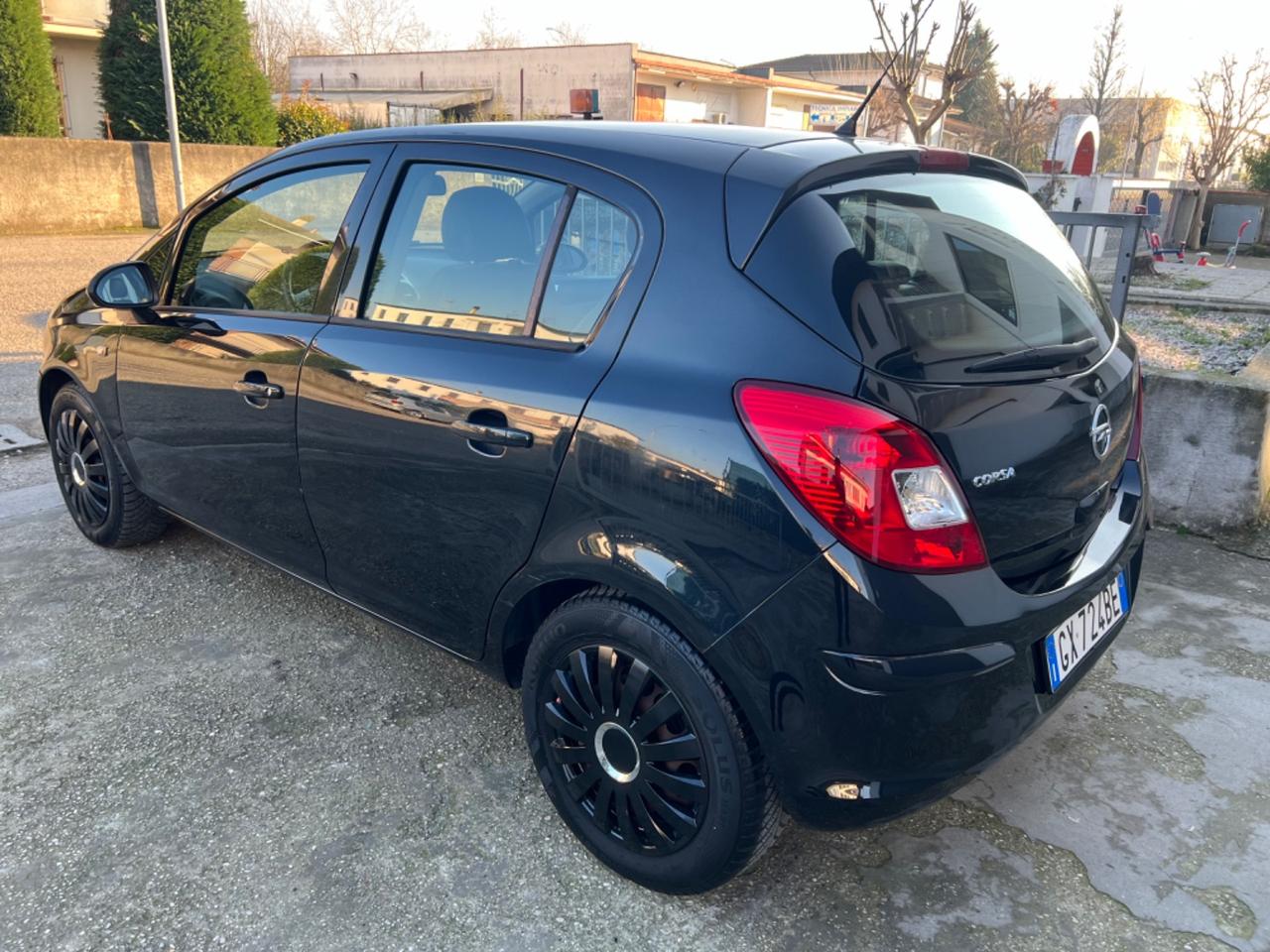 Opel Corsa 1.2 BENZINA 5P. 2013 POCHI KM NEOPATENTATI