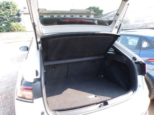 VOLKSWAGEN Taigo 1.0 TSI 115CV DSG R-Line Fari IQ Matrix, Tettino