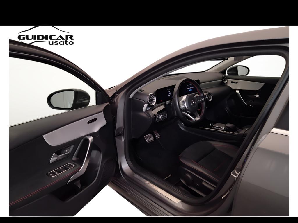 Mercedes-Benz Classe A - W177 2018 - A 200 d Premium Night edition auto