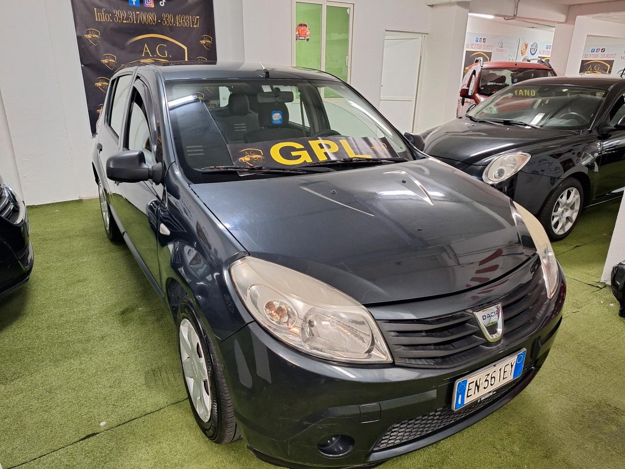 Dacia Sandero 1.2 16V GPL 75CV Embleme
