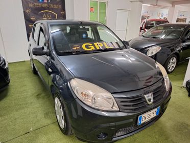 Dacia Sandero 1.2 16V GPL 75CV Embleme