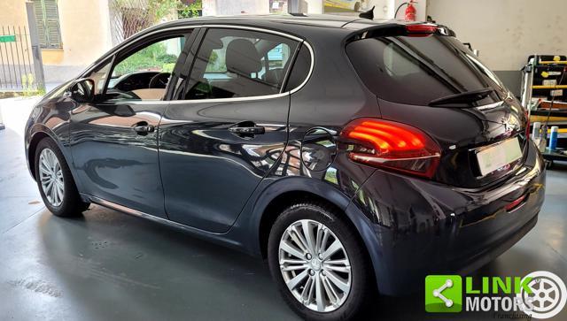 PEUGEOT 208 allure