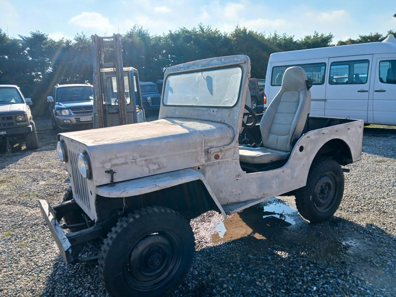 Jeep Willys 2200 benzina