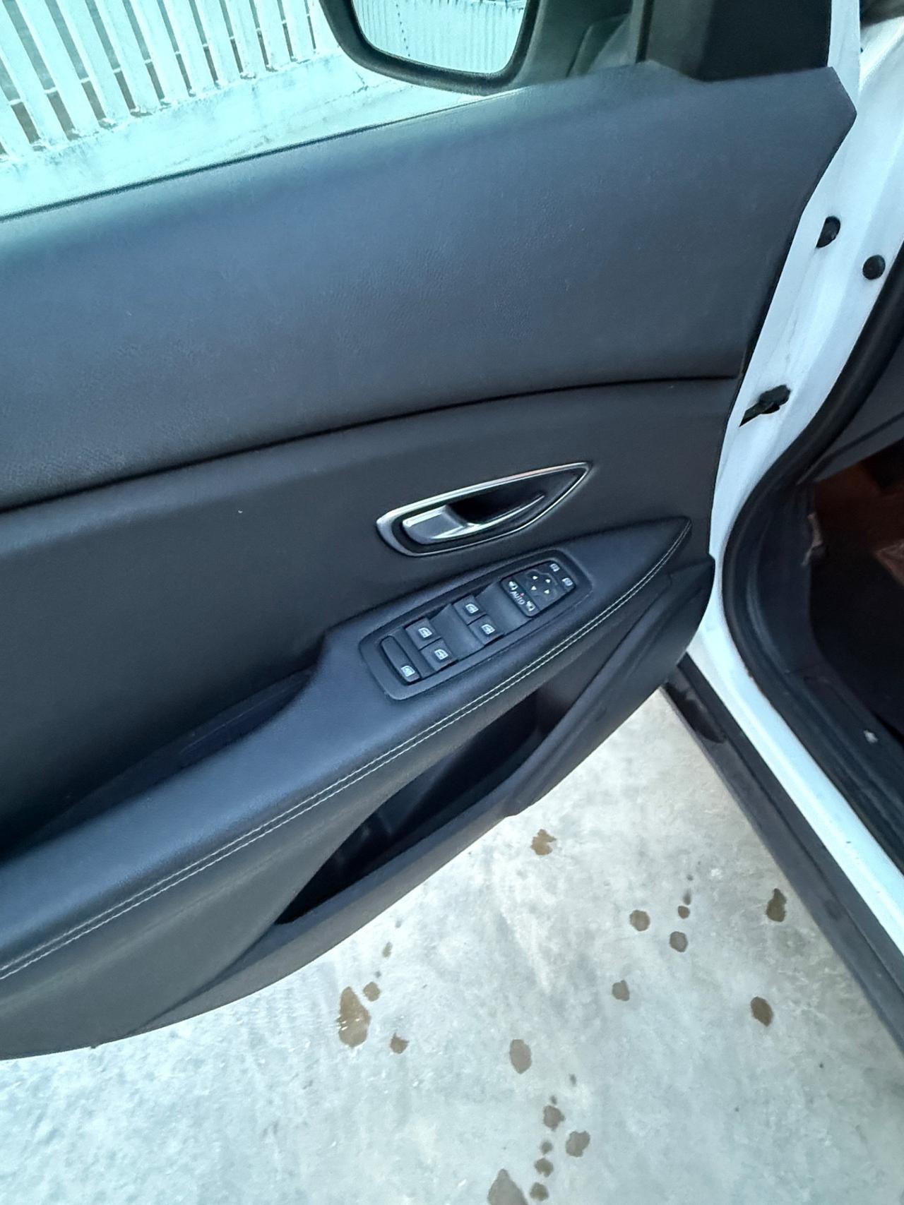 Renault Scenic Scénic dCi 8V 110 CV EDC Energy Business