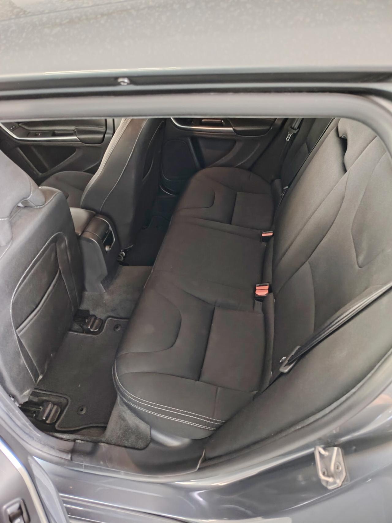 Volvo V60 D2 2018