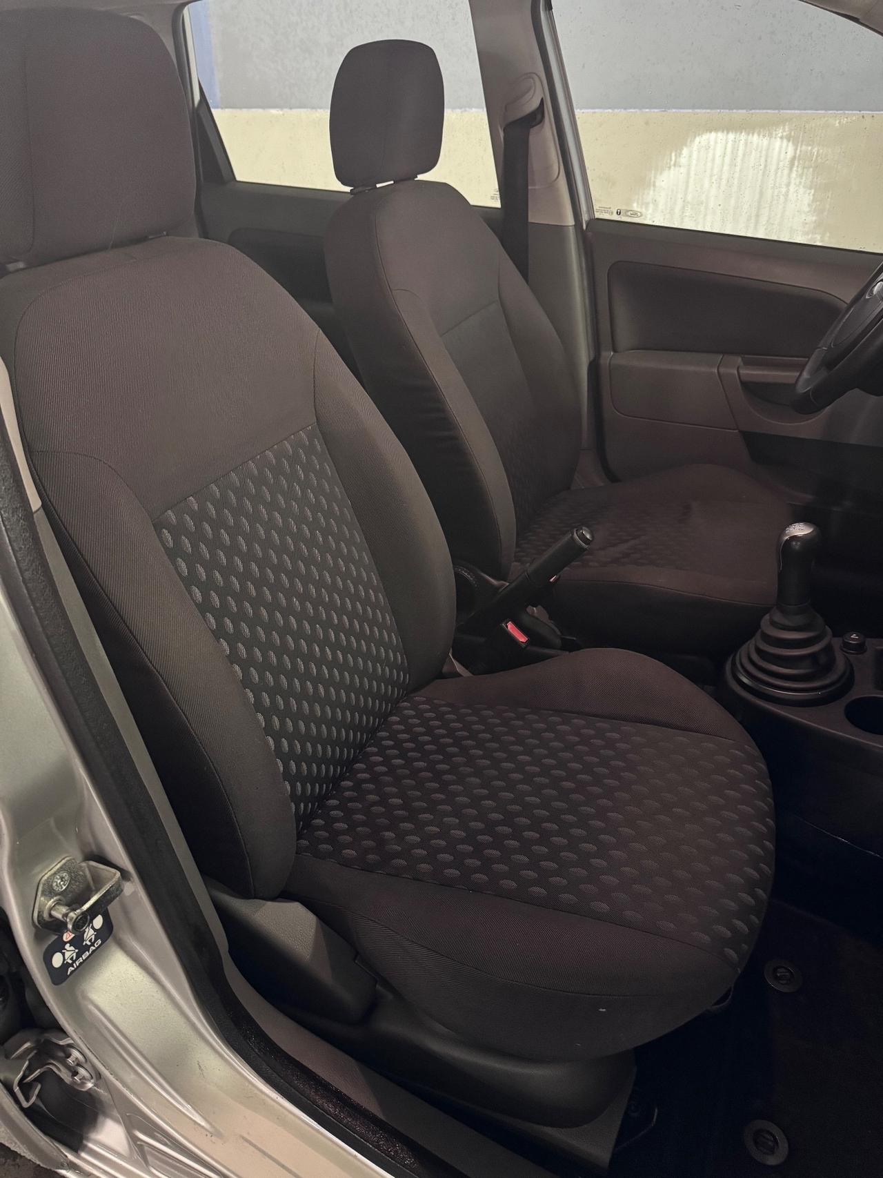 Ford Fiesta 1.4 16V 5p. Ghia