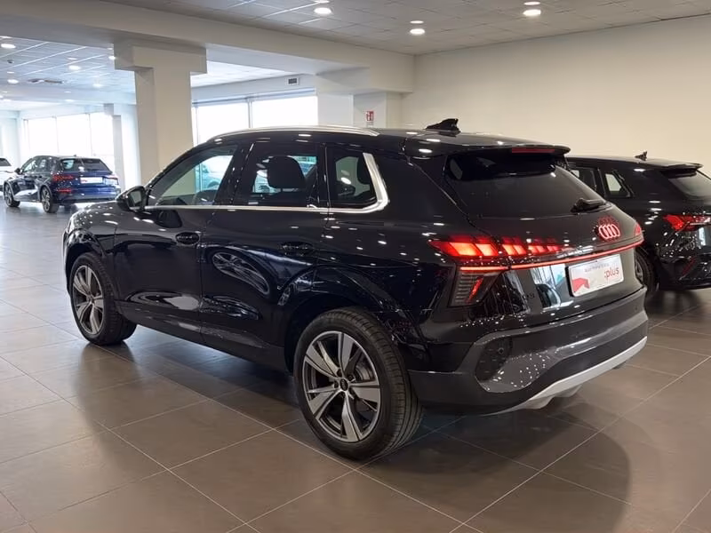 Audi Q3 Audi SUV Business Advanced TDI 110 kW S tronic