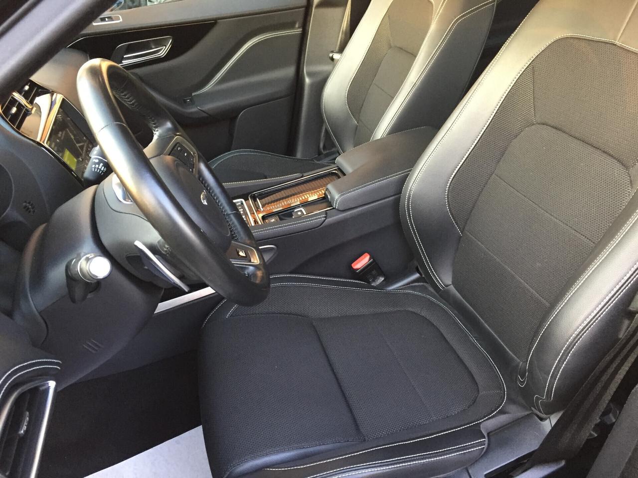 Jaguar F-Pace 2.0 D 180 CV AWD R-Sport