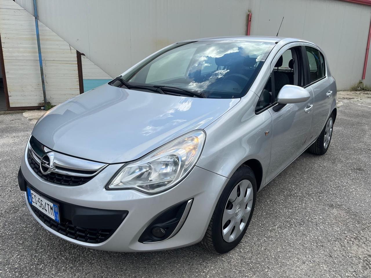 Opel corsa 5 P-1.2 benz. Km 100000-2013