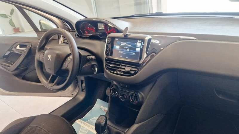 Peugeot 208 1.4 HDi 68 CV Business
