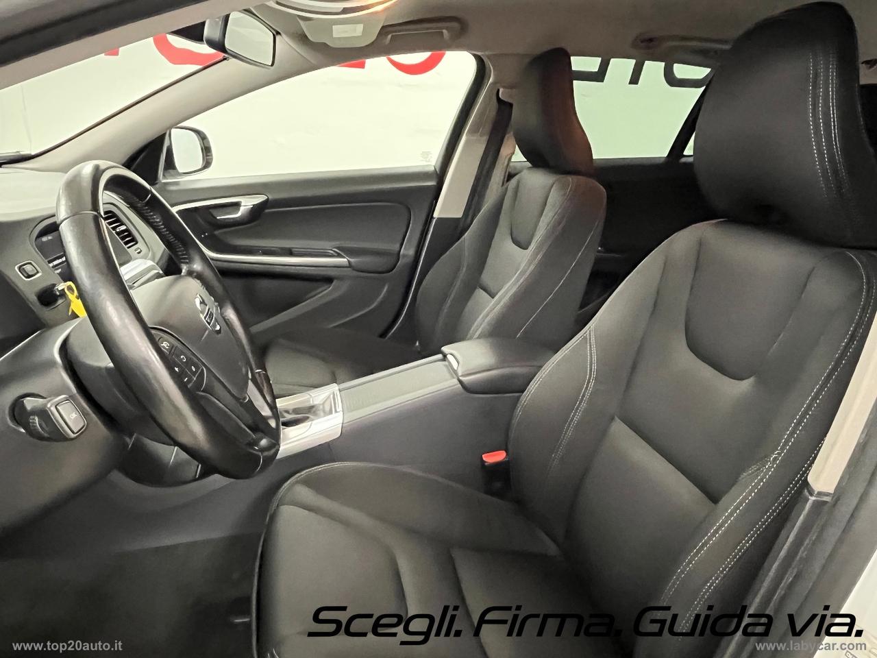 VOLVO V60 Cross Country D3 Geartronic Momentum