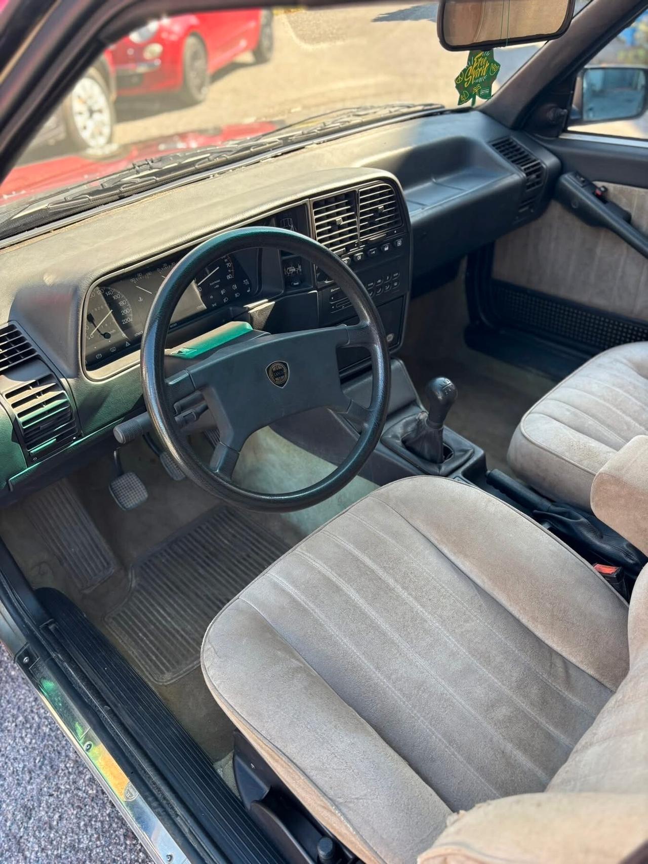 Lancia Thema 2.0 i.e.