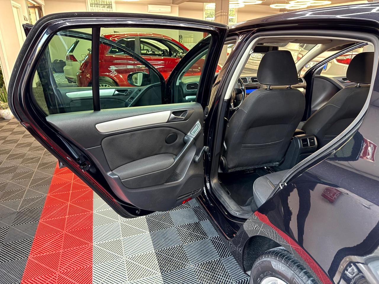 Volkswagen Golf 1.6 TDI LED - FABIANOAUTO