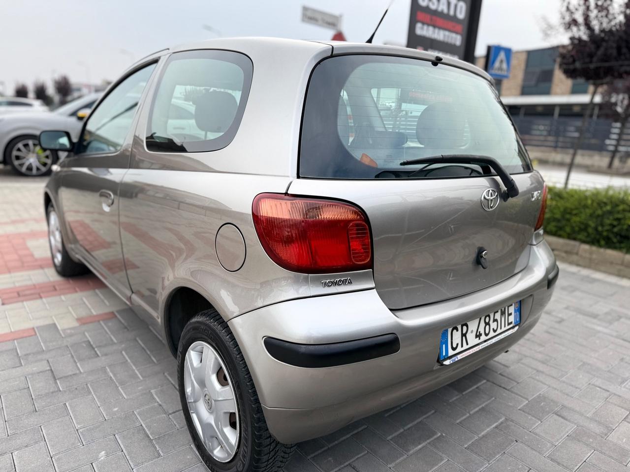 Toyota Yaris 1.0i 16V cat 3 porte Sol NEOPATENTATI