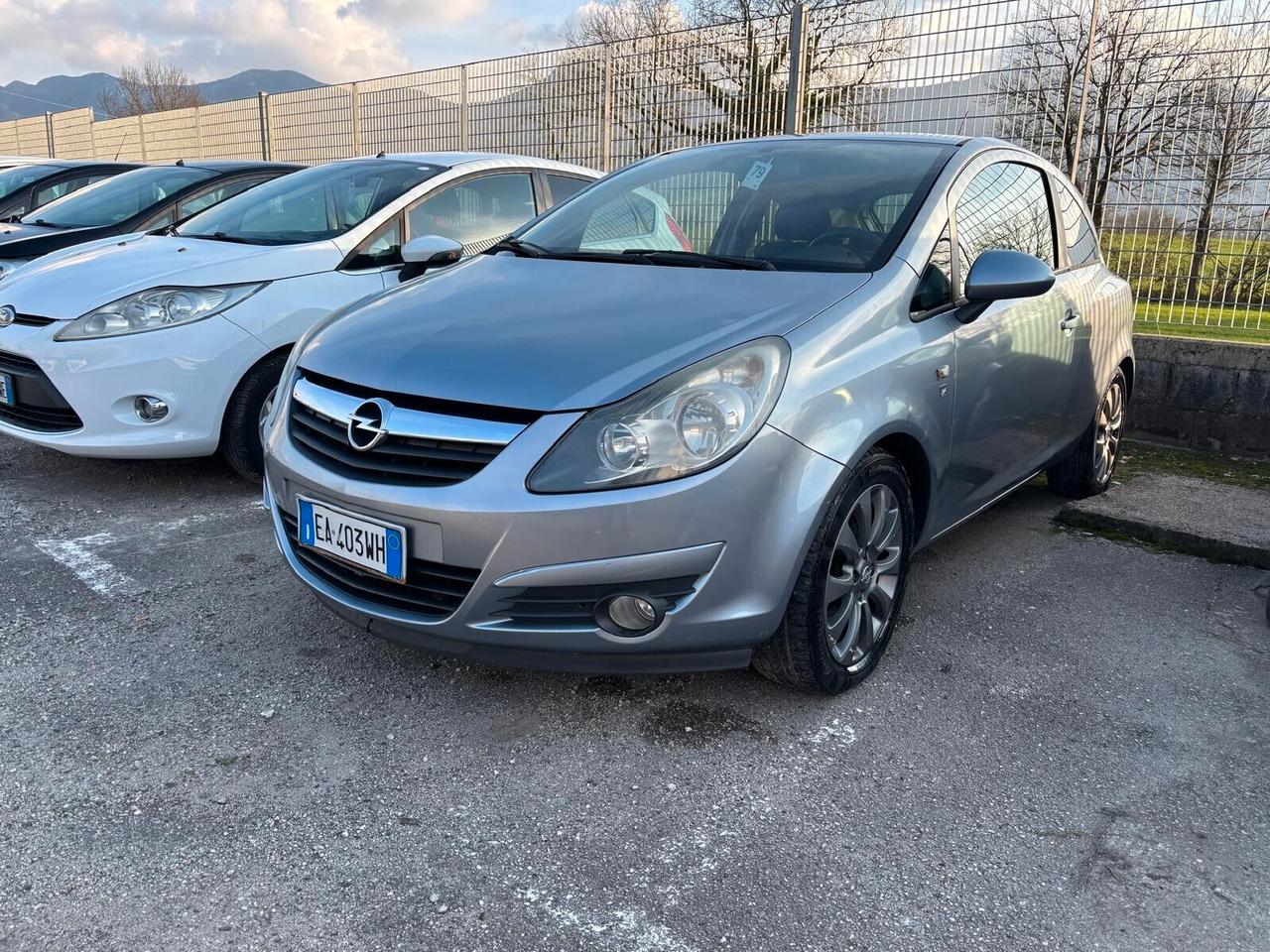 Opel Corsa 1.2 GPL 80CV 3 porte - 2010