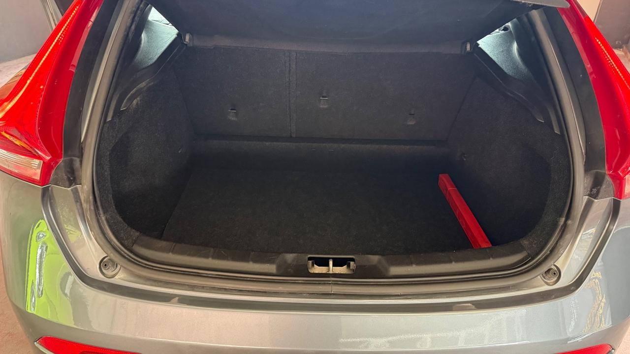 Volvo V40 D2 Business