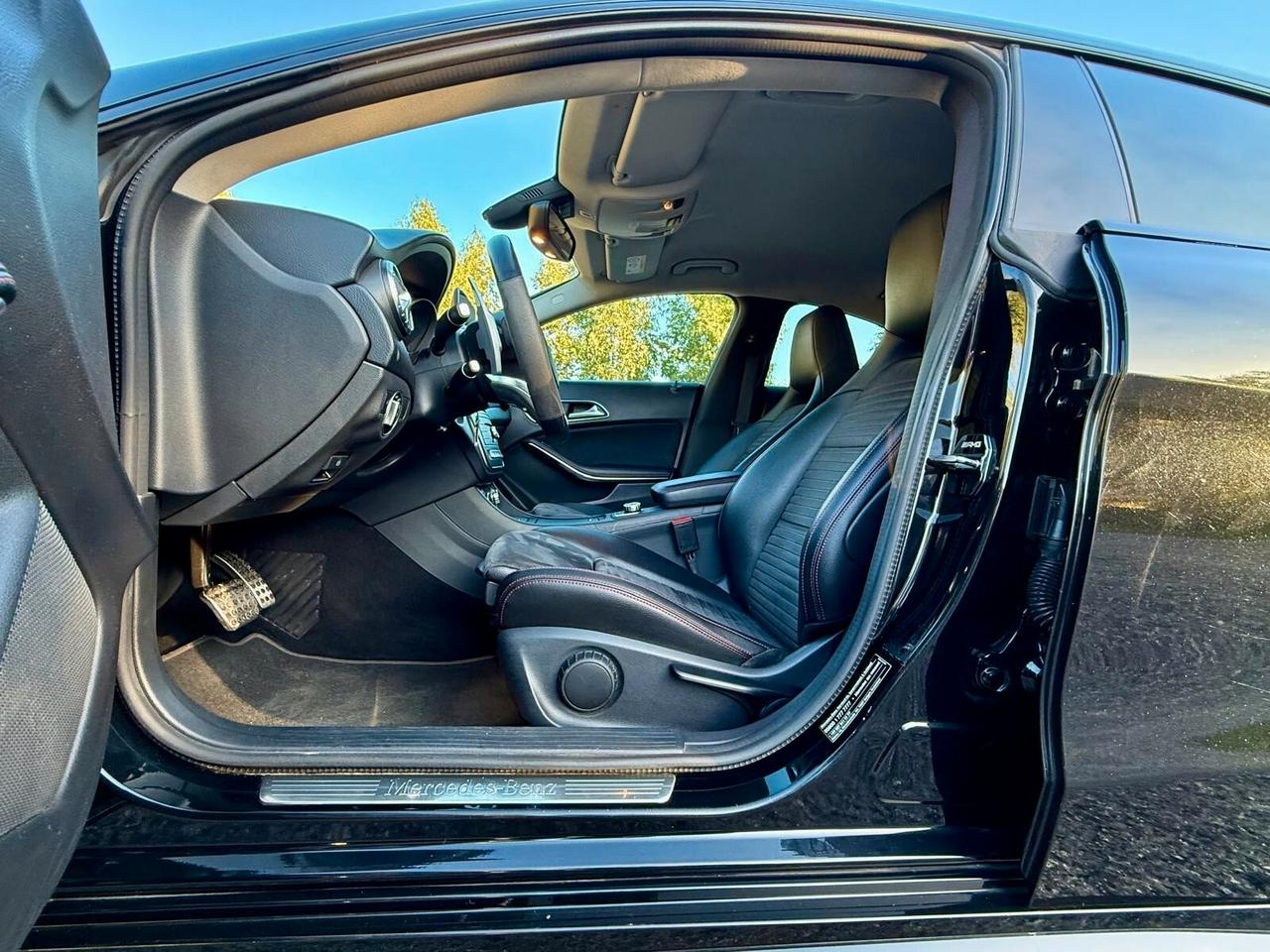 MERCEDES- BENZ CLA 200 D AMG PREMIUM