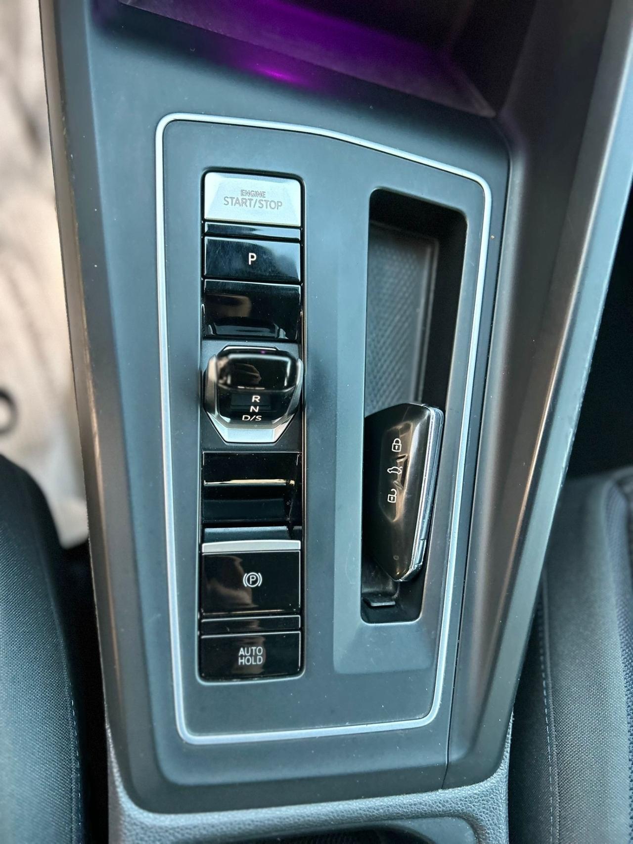 Volkswagen Golf 2.0 TDI 150 CV DSG SCR R-Line