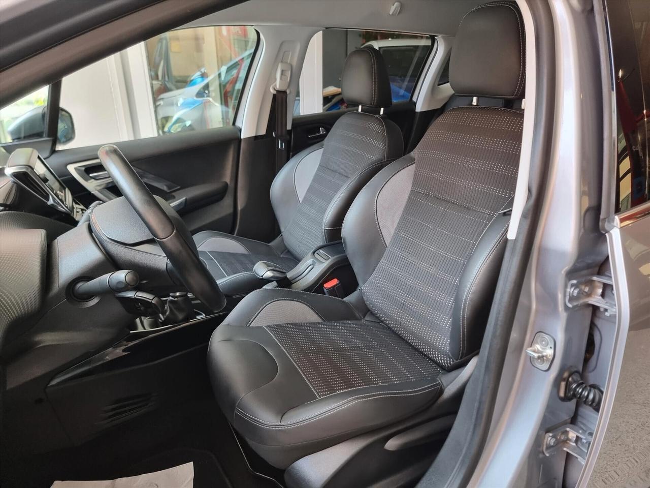 Peugeot 2008 PureTech 82 Allure ITALIANA NAVIGATORE INT PELLE
