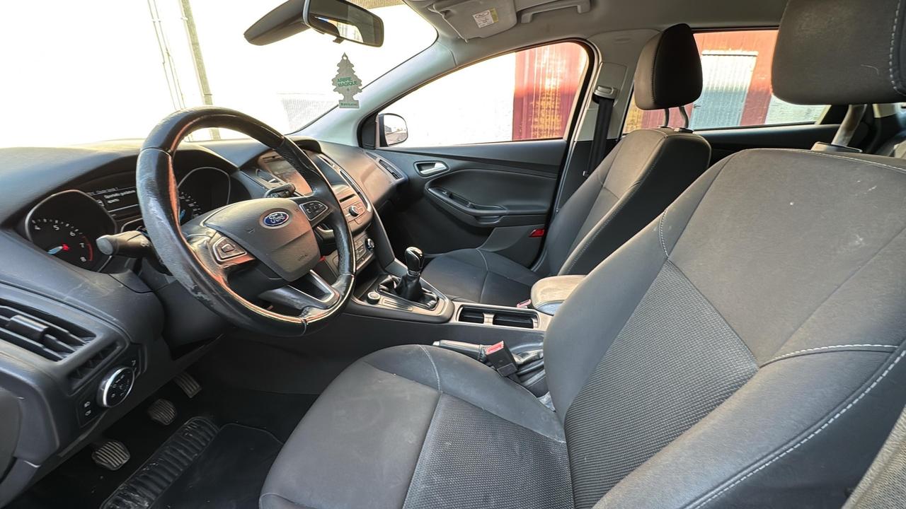Ford Focus 1.6 120 CV GPL SW Titanium