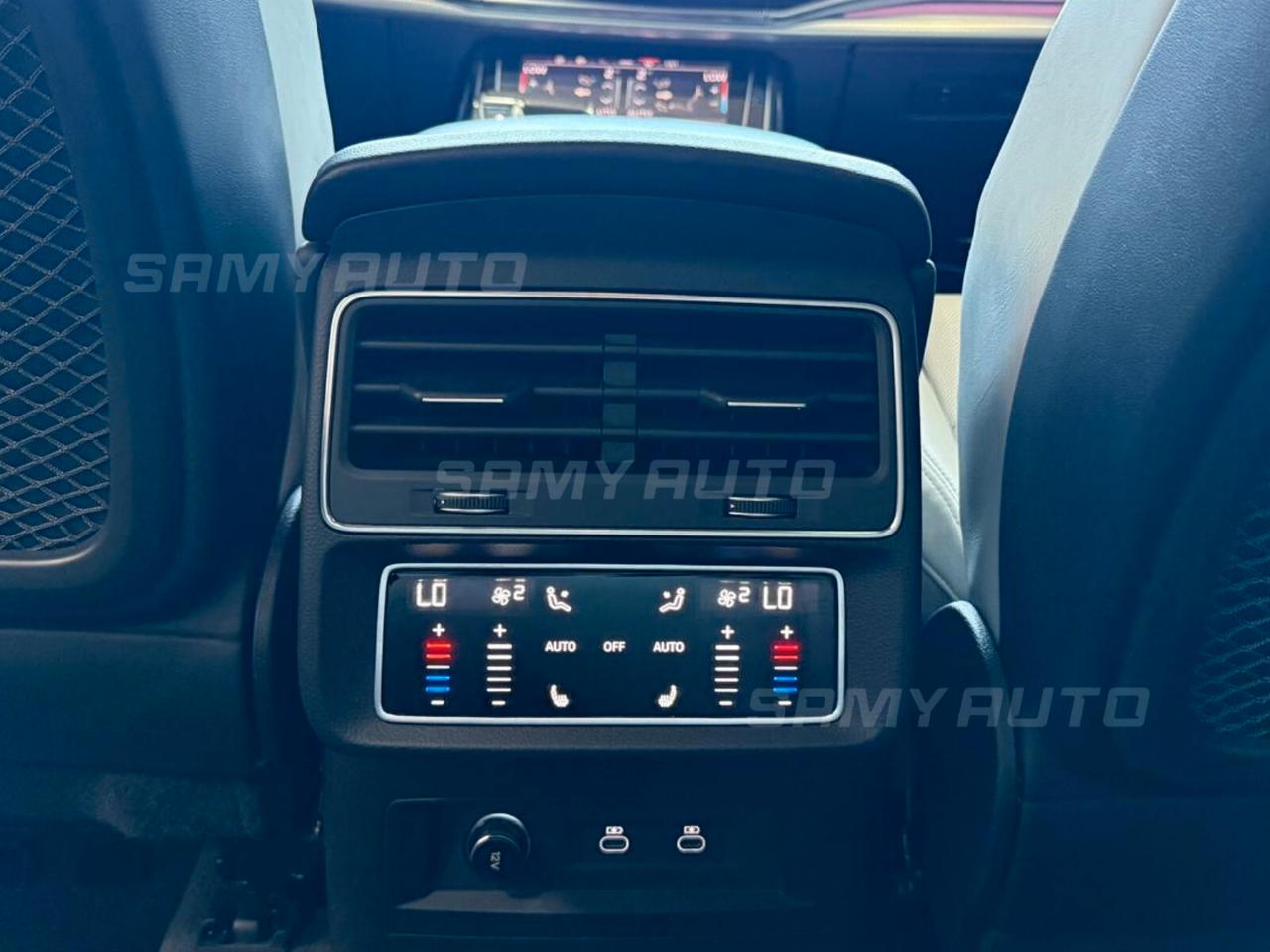 Audi Q8 RS TFSI V8 quattro tiptronic