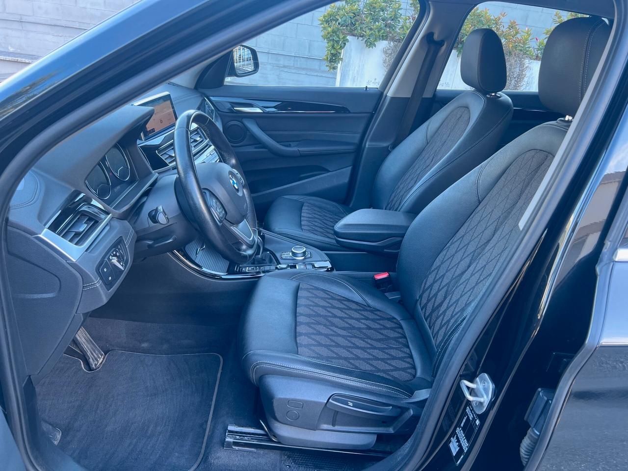 Bmw X1 sdrive18d xLine auto LED/NAVI/PELLE/18; PERFETTA