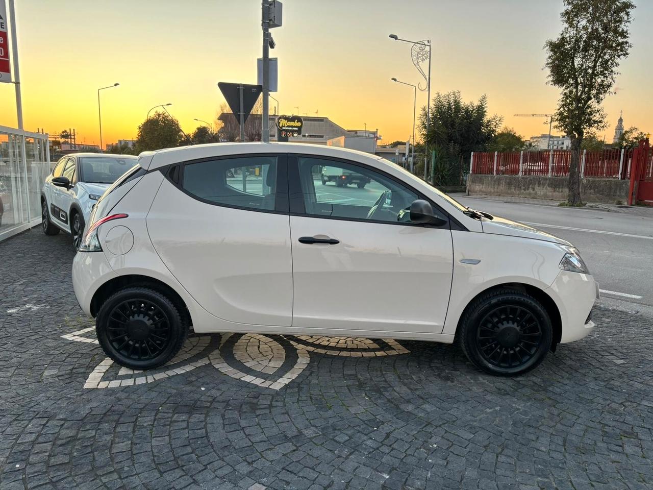 Lancia Ypsilon 1.2 69 CV 5 porte S&S Gold