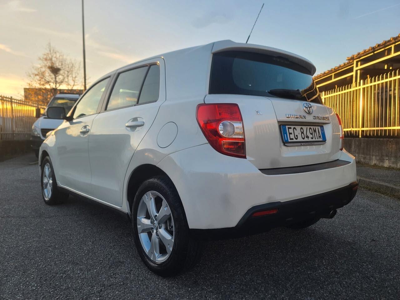 Toyota Urban Cruiser 1.4 D-4D Active 4x4