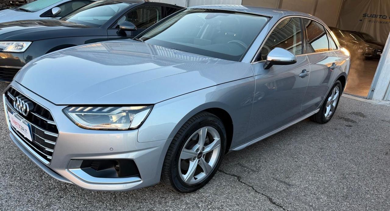 Audi A4 30 TDI/136 CV S tronic Advanced FARI MATRIX