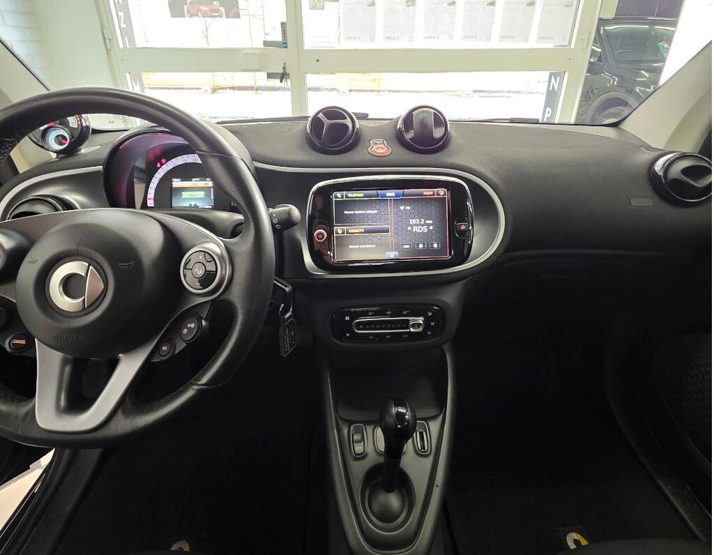 Smart ForTwo EQ elettrica cabrio Passion