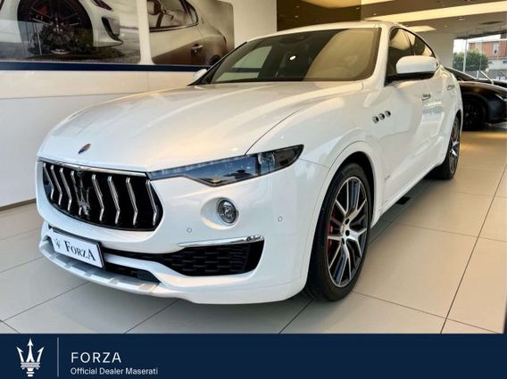 MASERATI Levante V6 Diesel 275 CV AWD GranLusso , interni Zegna