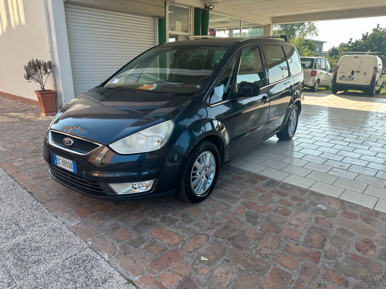 Ford Galaxy 2.0 TDCi 140 CV Ghia 7 POSTI