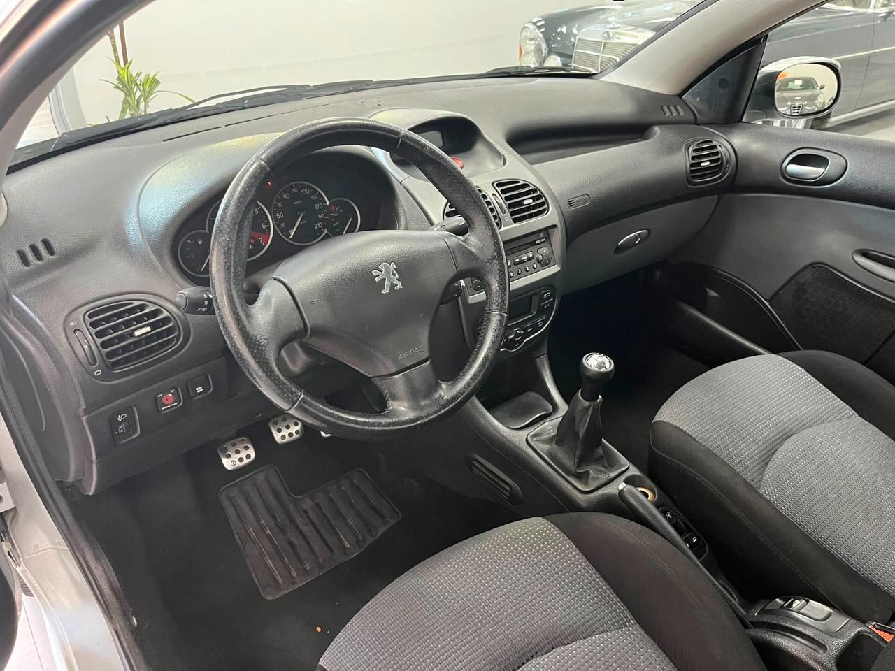 Peugeot 206 CC 1.6 16v c/abs