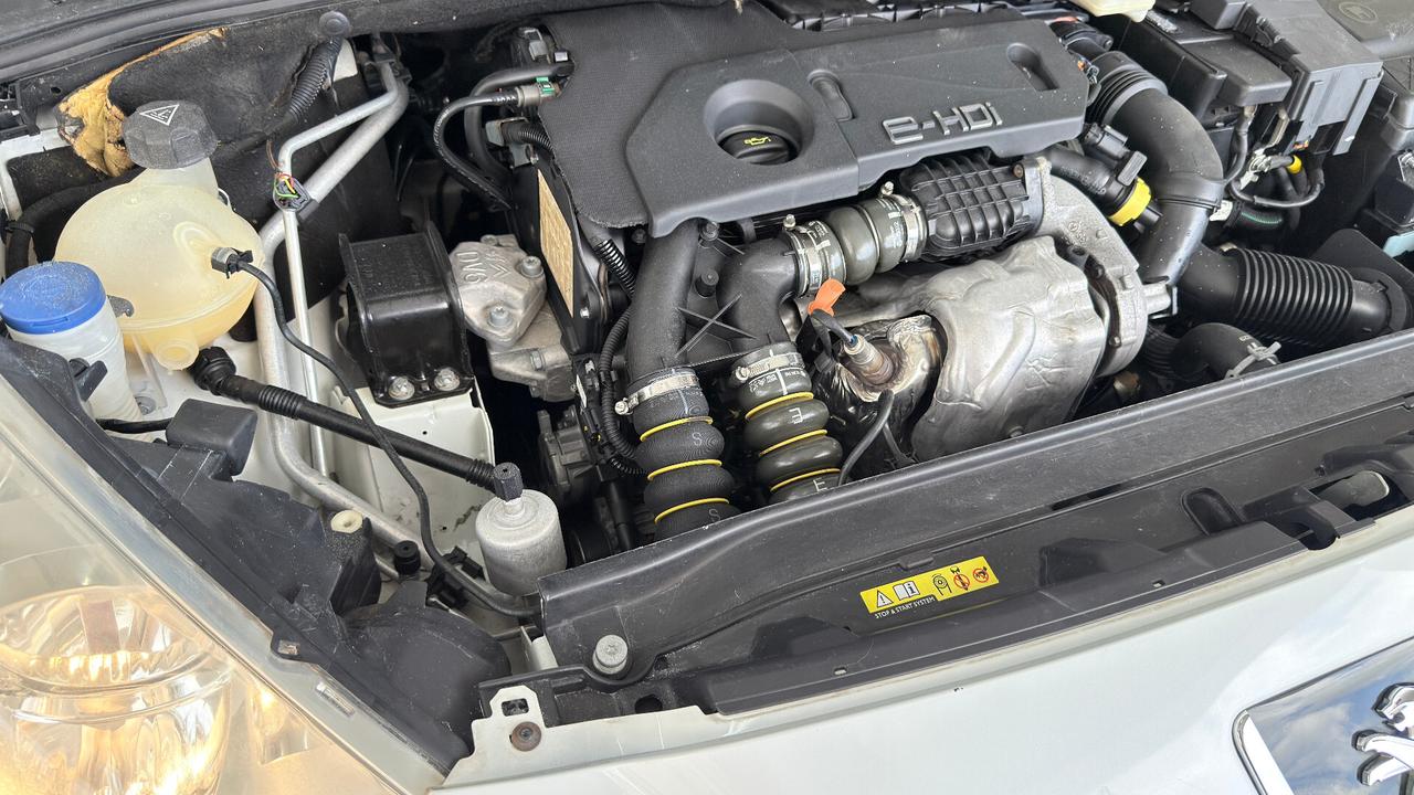 Peugeot 308 1.6 e-HDi 112CV Stop&Start CC Allure