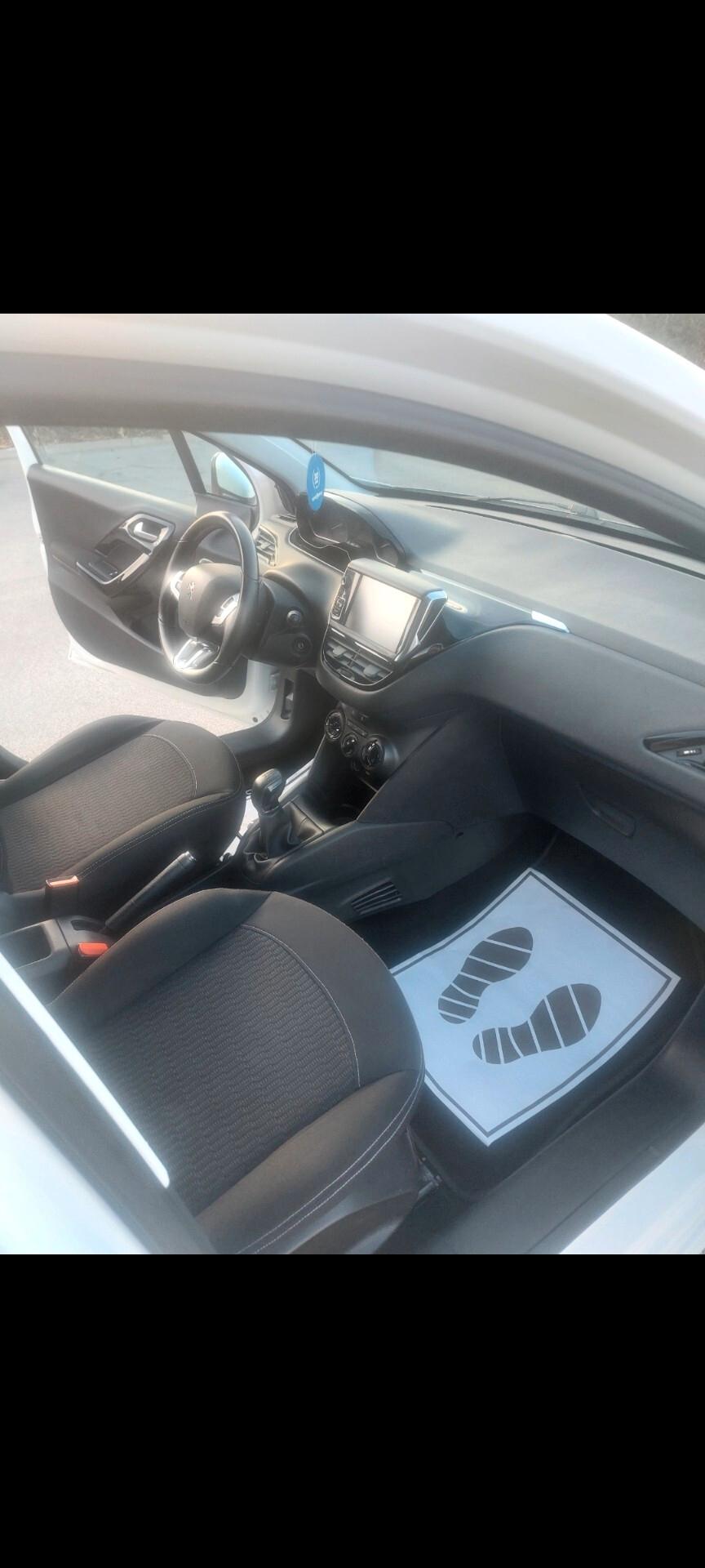 Peugeot 208 PureTech 82 5p. GPL Active