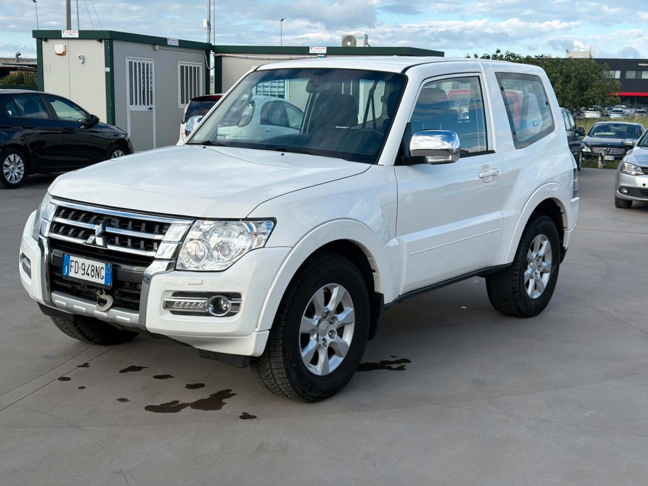 Mitsubishi Pajero 3.2 DI-D 16V aut. 3p. Intense DPF IVA ESPOSTA