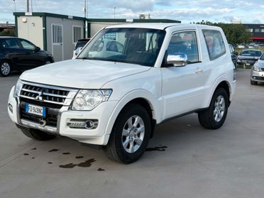 Mitsubishi Pajero 3.2 DI-D 16V aut. 3p. Intense DPF IVA ESPOSTA