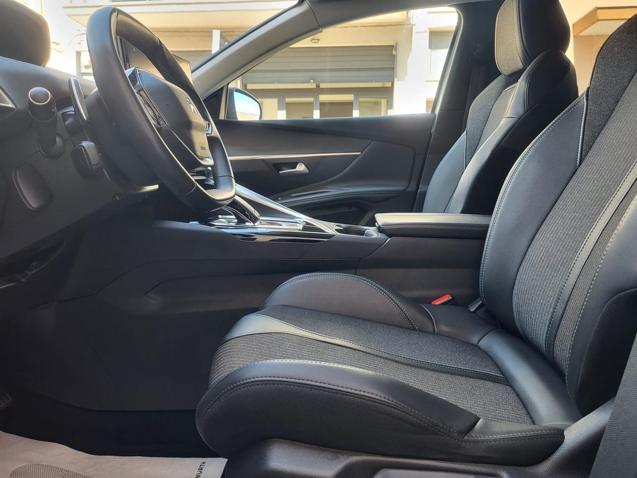 Peugeot 3008 1.5 HDi 130 CV EAT8 Allure+Full Led+Bianco Perlato...