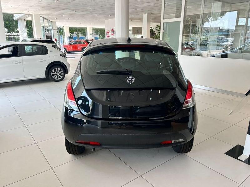 Lancia Ypsilon 1.0 FireFly 5 porte S&S Hybrid Platino