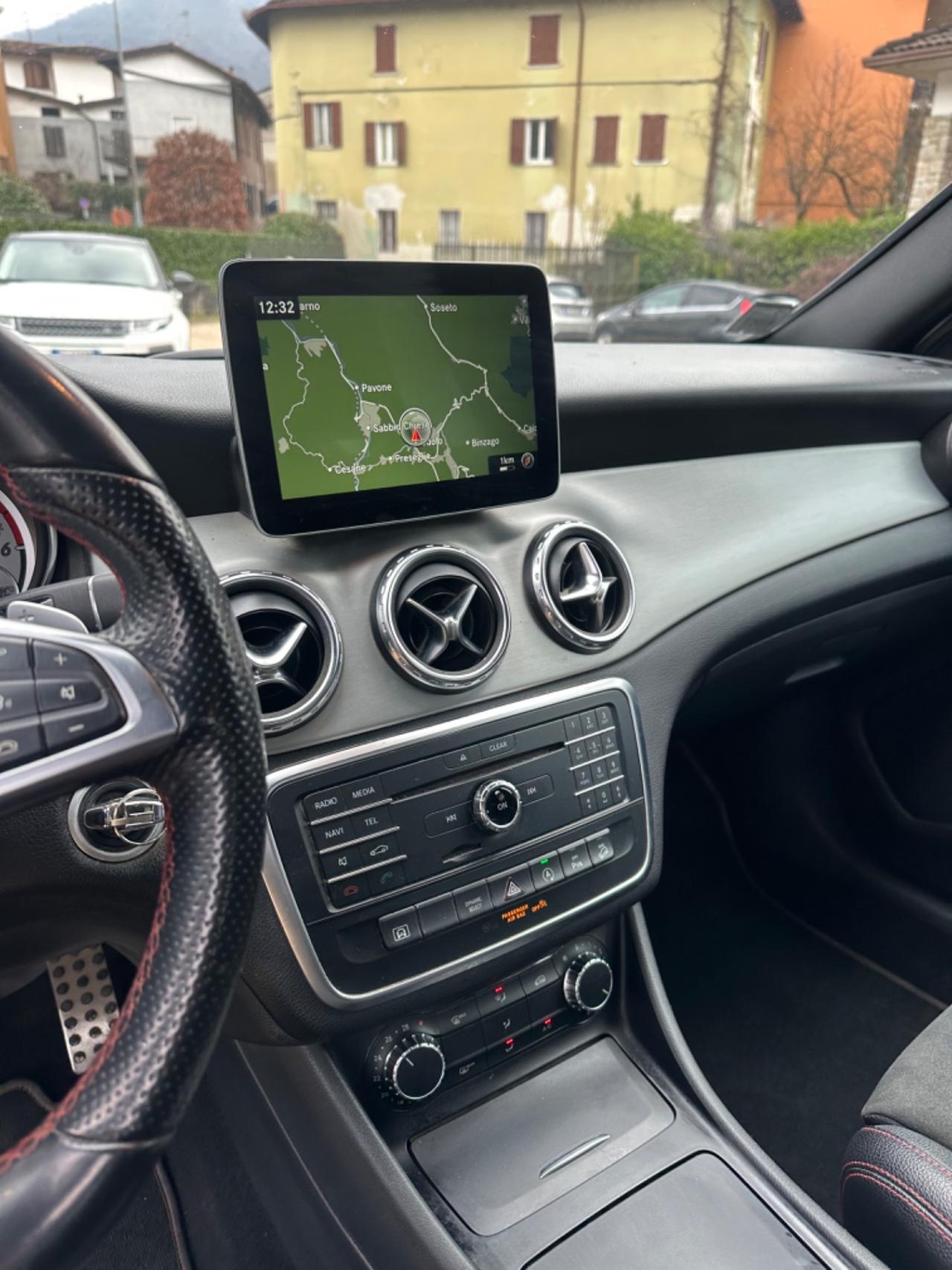 Mercedes-benz GLA 200d 4MATIC PREMIUM UNICOPR