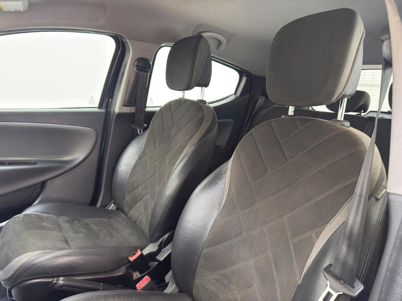 Lancia Ypsilon 5 Porte Ypsilon 1.2 8v Gold s&s 69cv E6