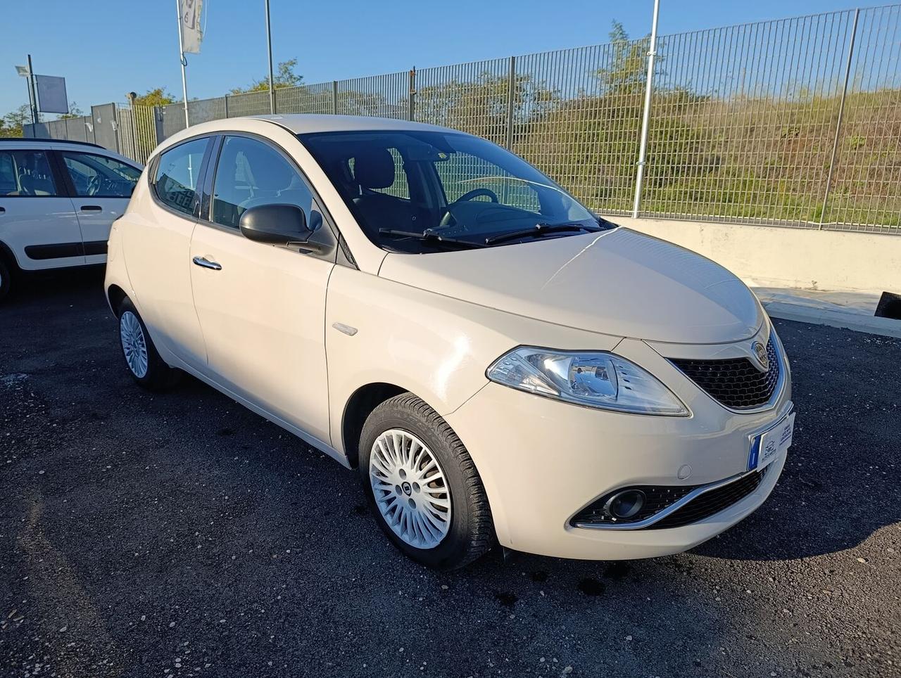 Lancia Ypsilon 1.2 Silver 69cv