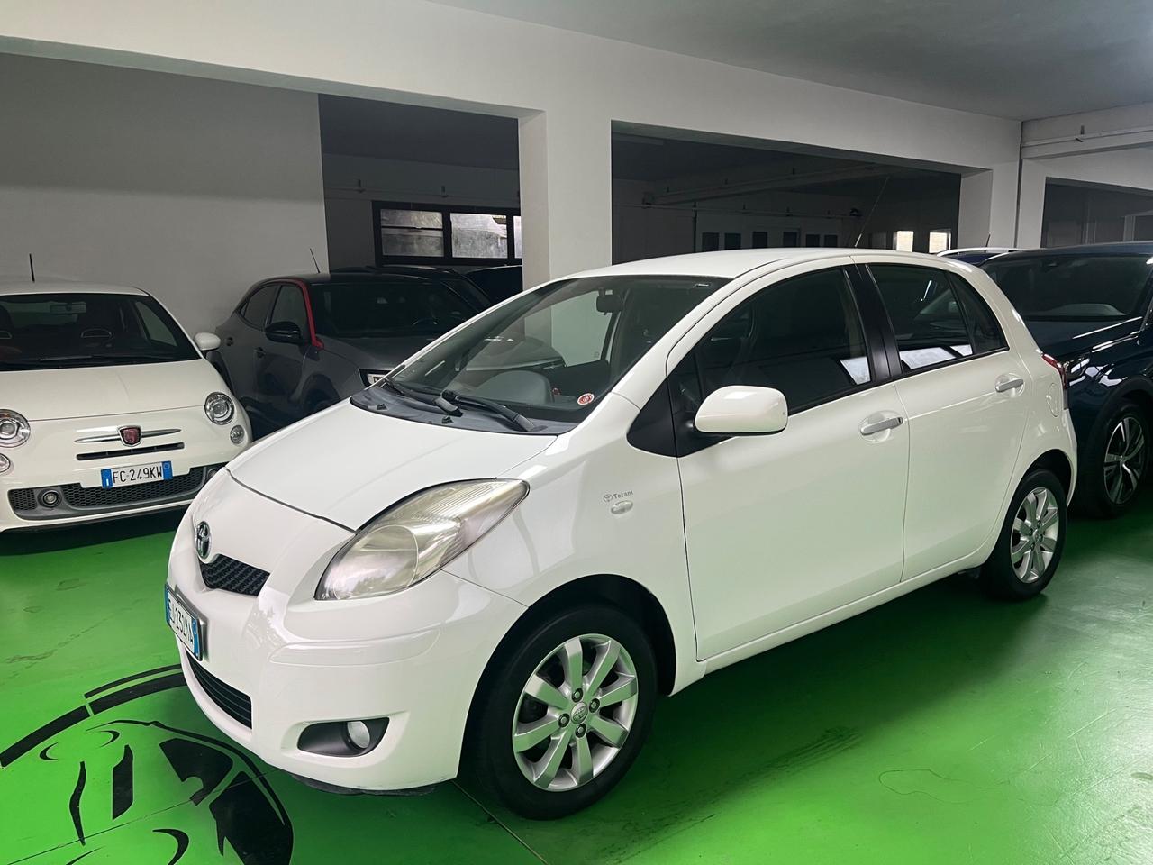 Toyota Yaris 1.0 5 porte