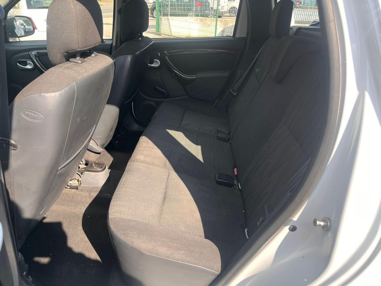 DACIA DUSTER 1.6 4X4 LAUREATE